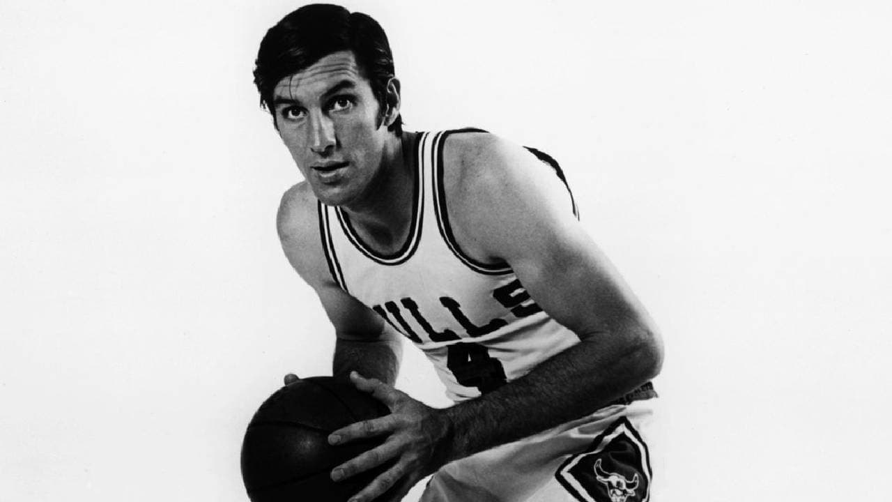 Gerald Eugene Sloan, jugó para la franquicia de Chicago de 1966 a 1976, procedente de los Baltimore Bullets y fue convocado para participar en dos All Star Games.