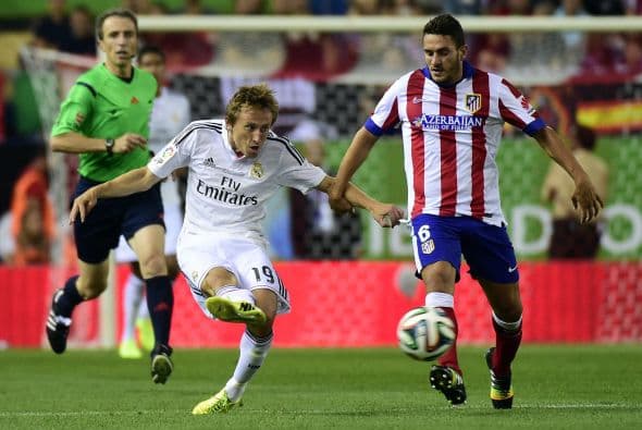 El Real Madrid trató de reaccionar sin éxito. Modric tomó las riendas del mediocampo. El croata terminó expulsado por doble amarilla.
