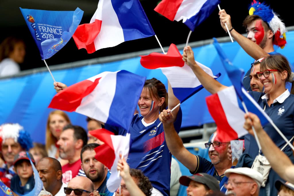 En el Estadioo Océane de Le Havre, Francia y Brasil disputan el duelo más esperado de los Octavos de Final de la Copa Mundial Femenina con el colorido de una Final anticipada.