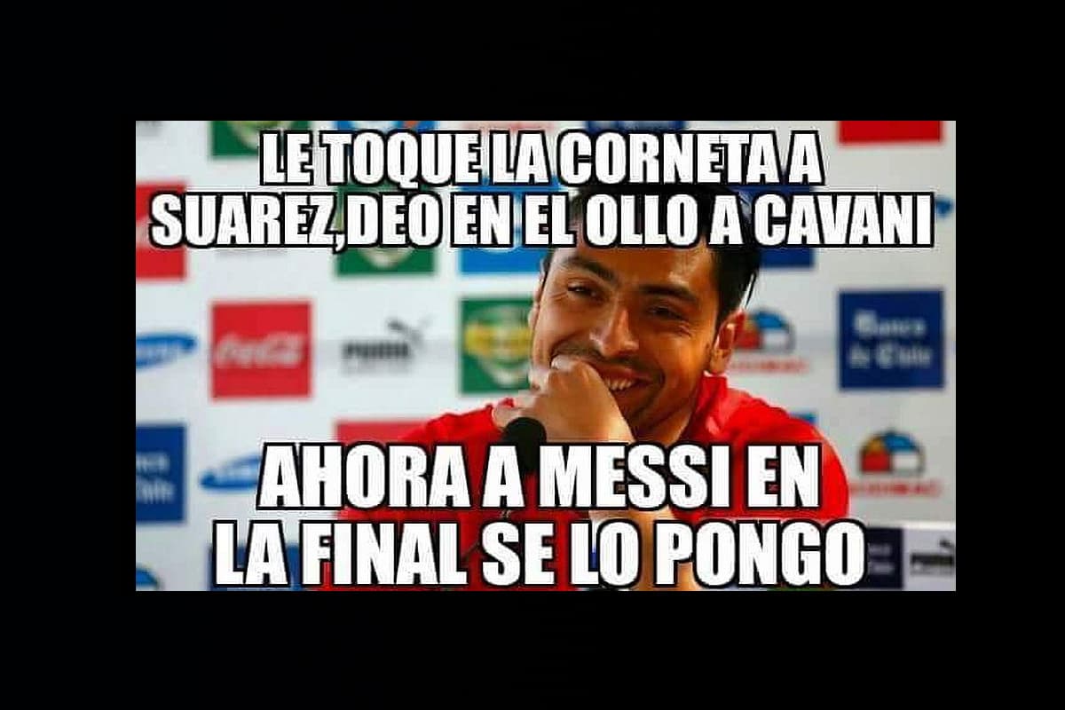 Mira los mejores memes del 'dedazo' de Gonzalo Jara a Edinson Cavani en el partido Chile-Uruguay en cuartos de final de la Copa América 2015 (Twitter).