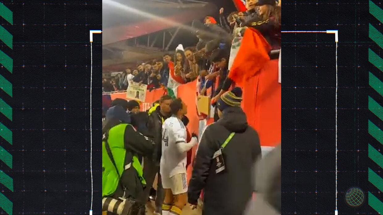 Chicharito Hernández cumplió el sueño de un niño en Chicago