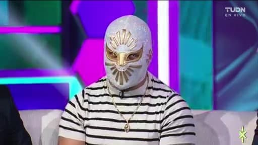 ¡¿Qué?! Místico pone en juego su máscara