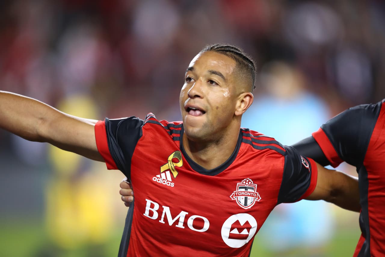 Justin Morrow consiguió un triplete en el triunfo 4-2 de Toronto FC ante New York Red Bulls. Una cifra extraordinaria para un defensor. (USA Today Images)