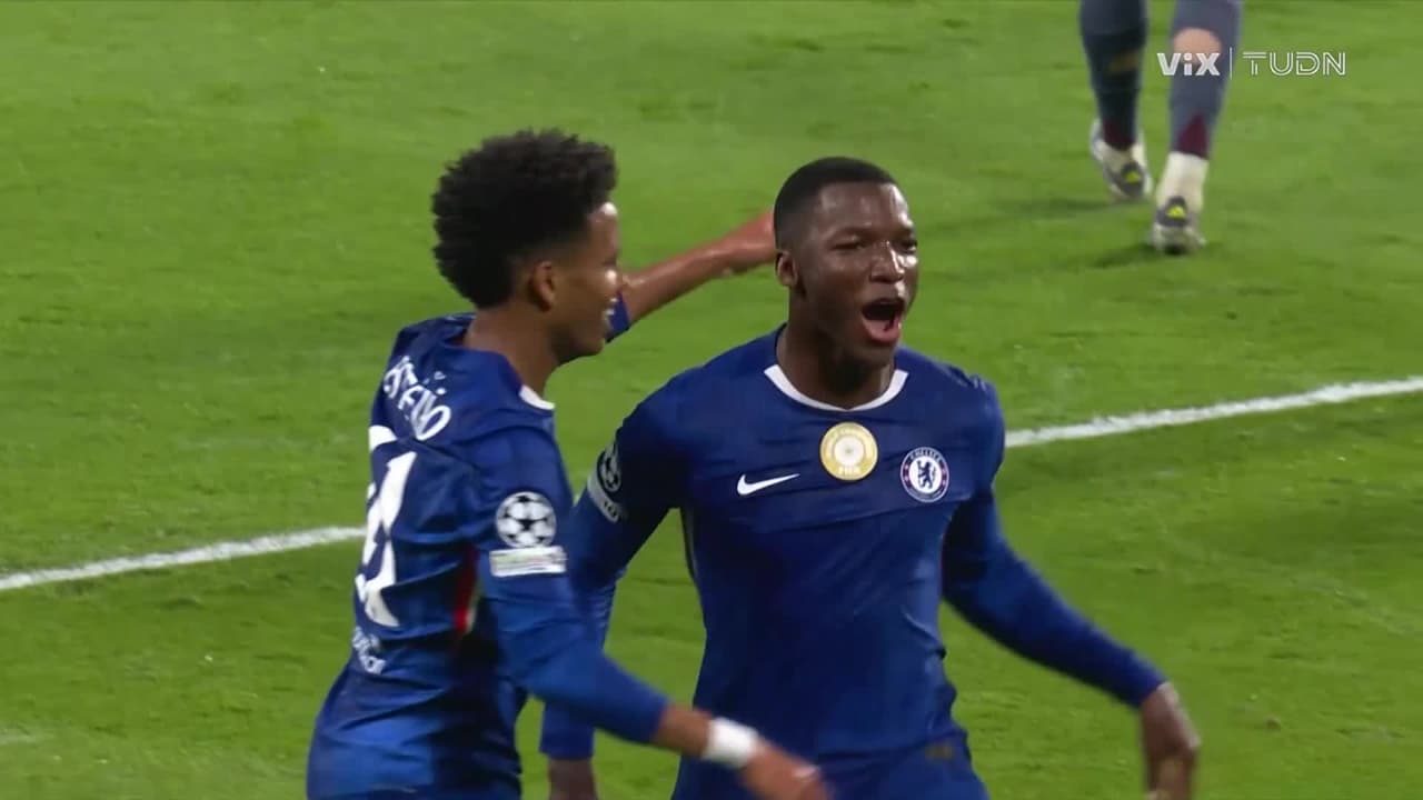 ¡Bombazo de Moisés Caicedo se desvía y termina en golazo del Chelsea!