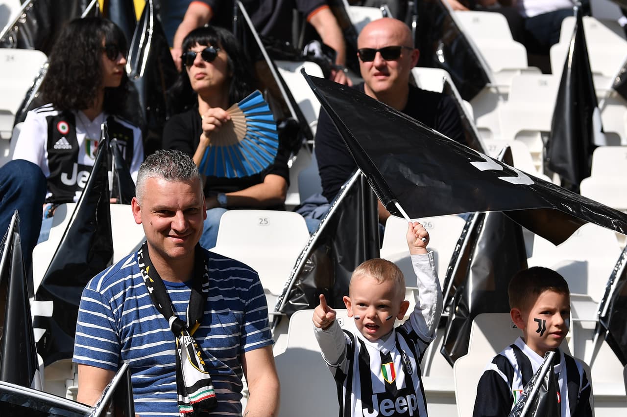 El equipo femenino de Juventus jugó su primer partido en el Allianz Stadium, donde convocó 39 mil fanáticos que vieron su triunfo 1-0 sobre Fiorentina. Así quedaron cuatro puntos arriba del segundo lugar a falta de tres fechas del cierre del torneo.