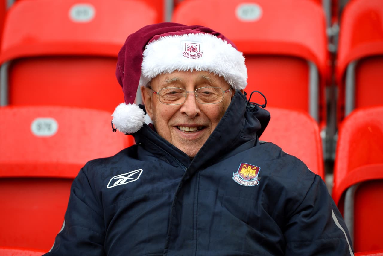 Los seguidores del West Ham esperaban que el equipo 'martillero' les diera su regalo de Navidad anticipado.