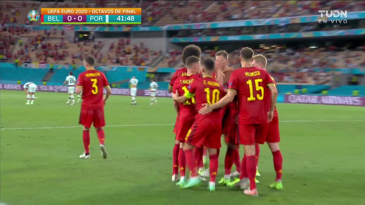 ¡GOL!  anota para Bélgica. Thorgan Hazard