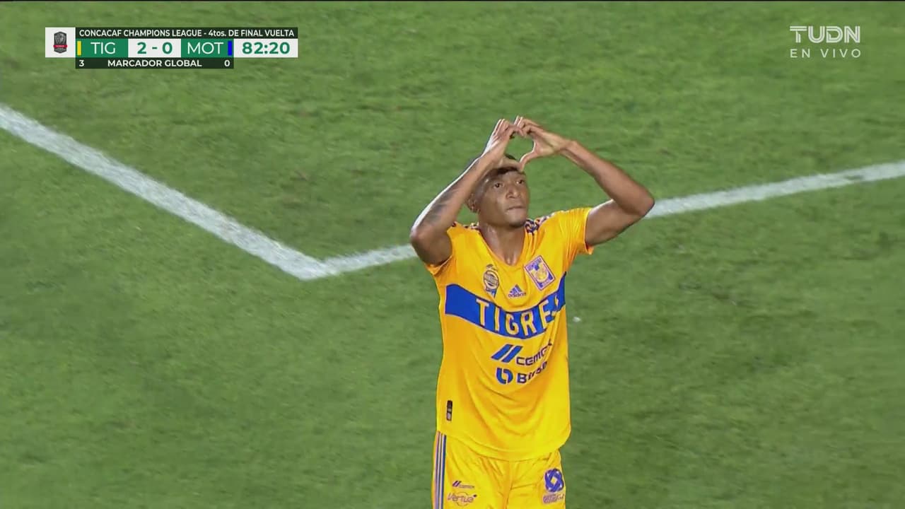 ¡Golazo! Trallazo de Quiñones directo a las redes para el 3-0