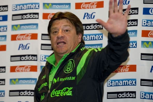 Fuera de la cancha el entrenador mexicano ha usado los micrófonos para externar su molestia por detalles de los partidos como fue el caso del juego de preparación previo al Mundial ante Bosnia.