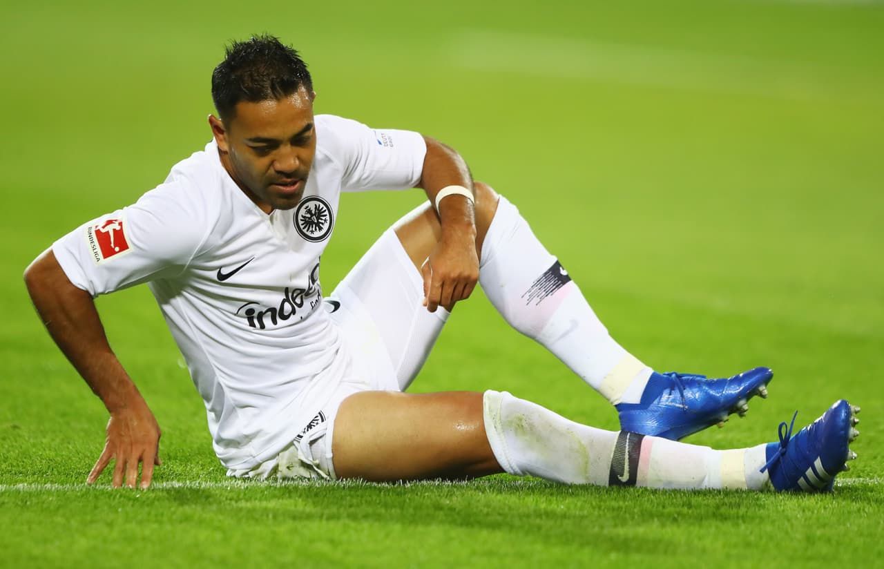 Marco Fabián: solo ha jugado un partido en esta temporada, fue ante el Dortmund hace dos jornadas. En la pasada se quedó en el banco de suplentes, pero espera poder sumar minutos este domingo ante el Hannover.