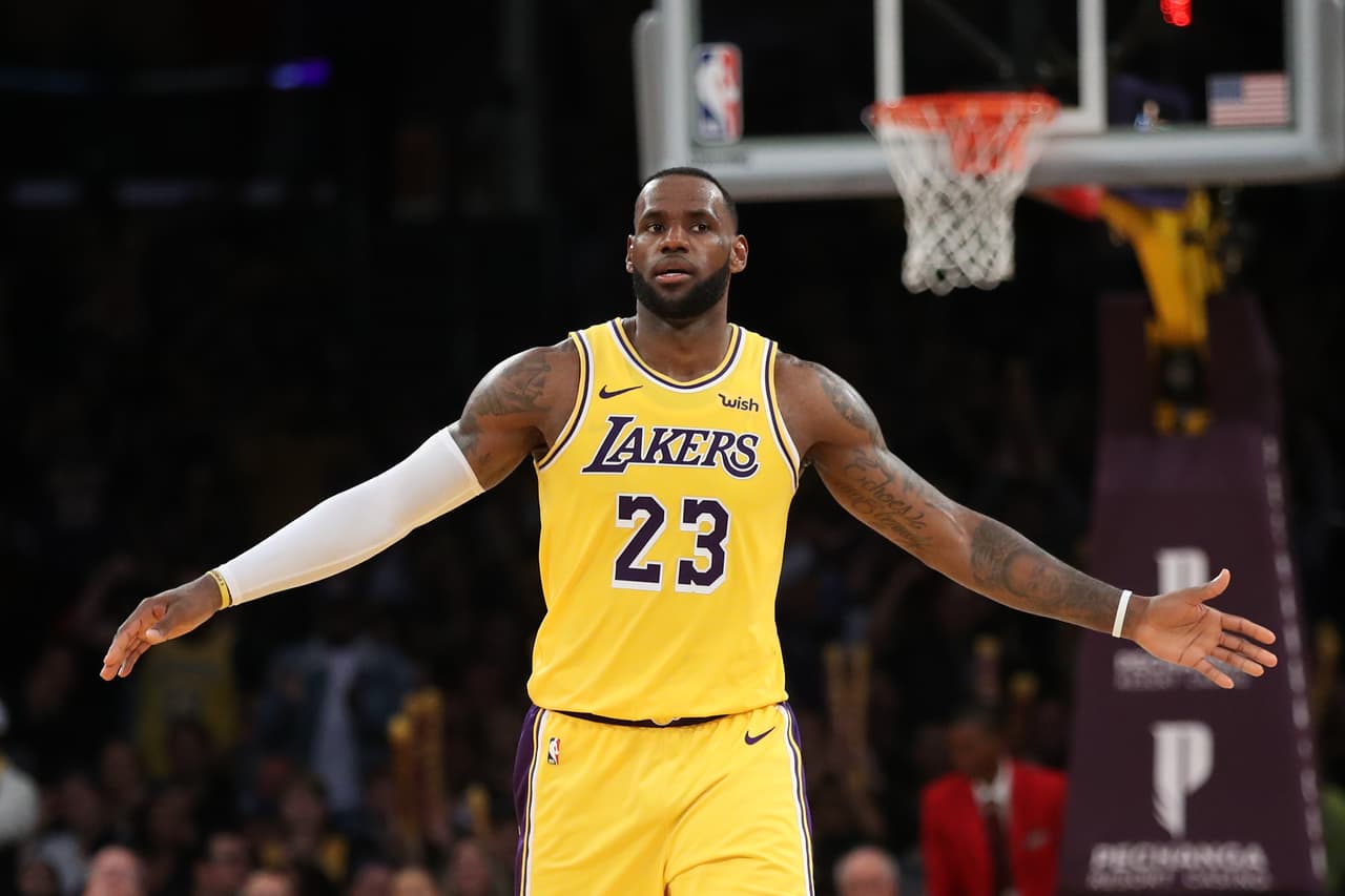 8. LeBron James (Los Ángeles Lakers - NBA): 78.5 millones de dólares.
