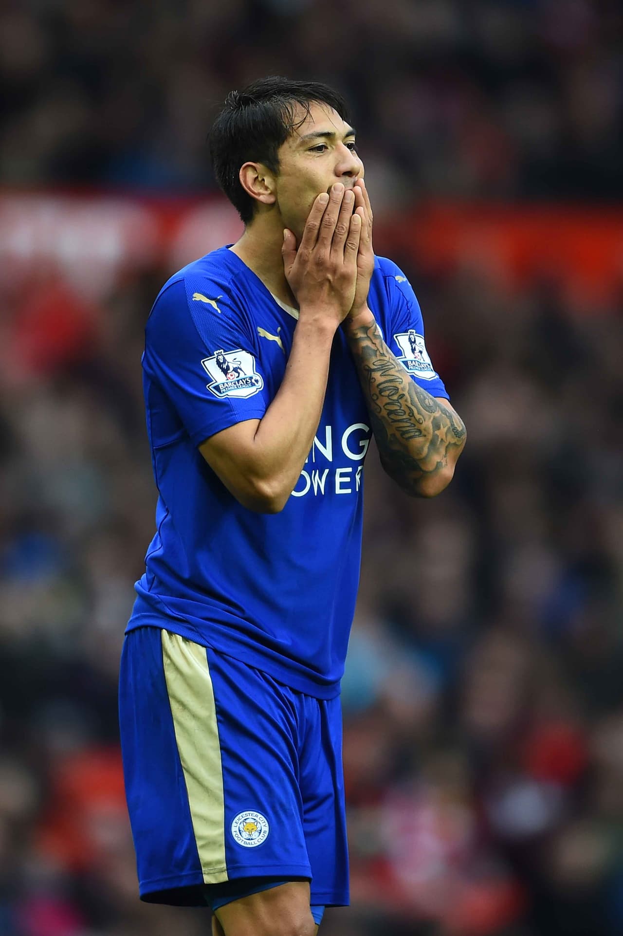 Leicester no pasó del empate en casa de Manchester United y aún no puede llamarse campeón