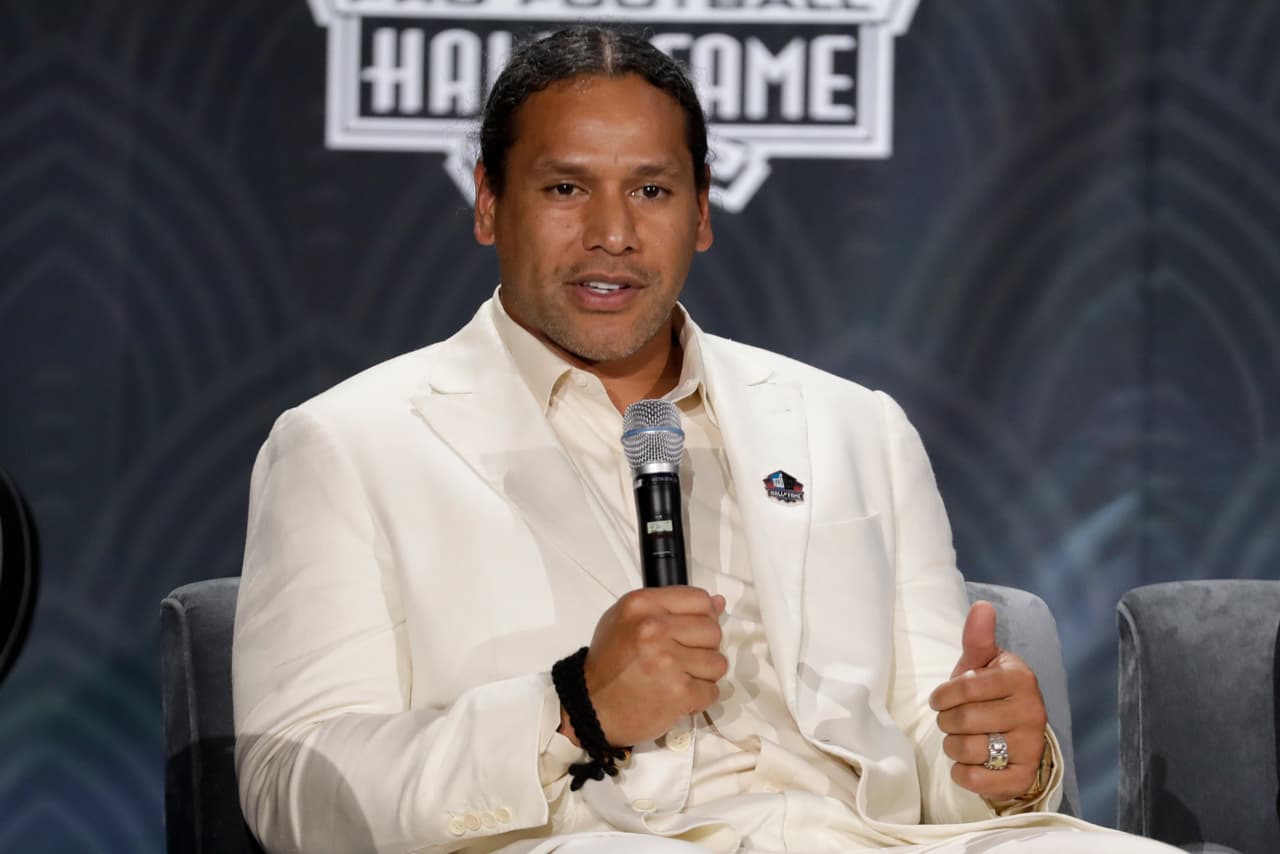Troy Polamalu: este agresivo defensivo de los Pittsburgh Steelers fue vital para la obtención de los Super Bowls XL y XLIII. Fue elegido 8 ocasiones al Pro Bowl, 4 ocasiones perteneció al equipo ‘All Pro’ y forma parte del equipo de la década en el 2000.
