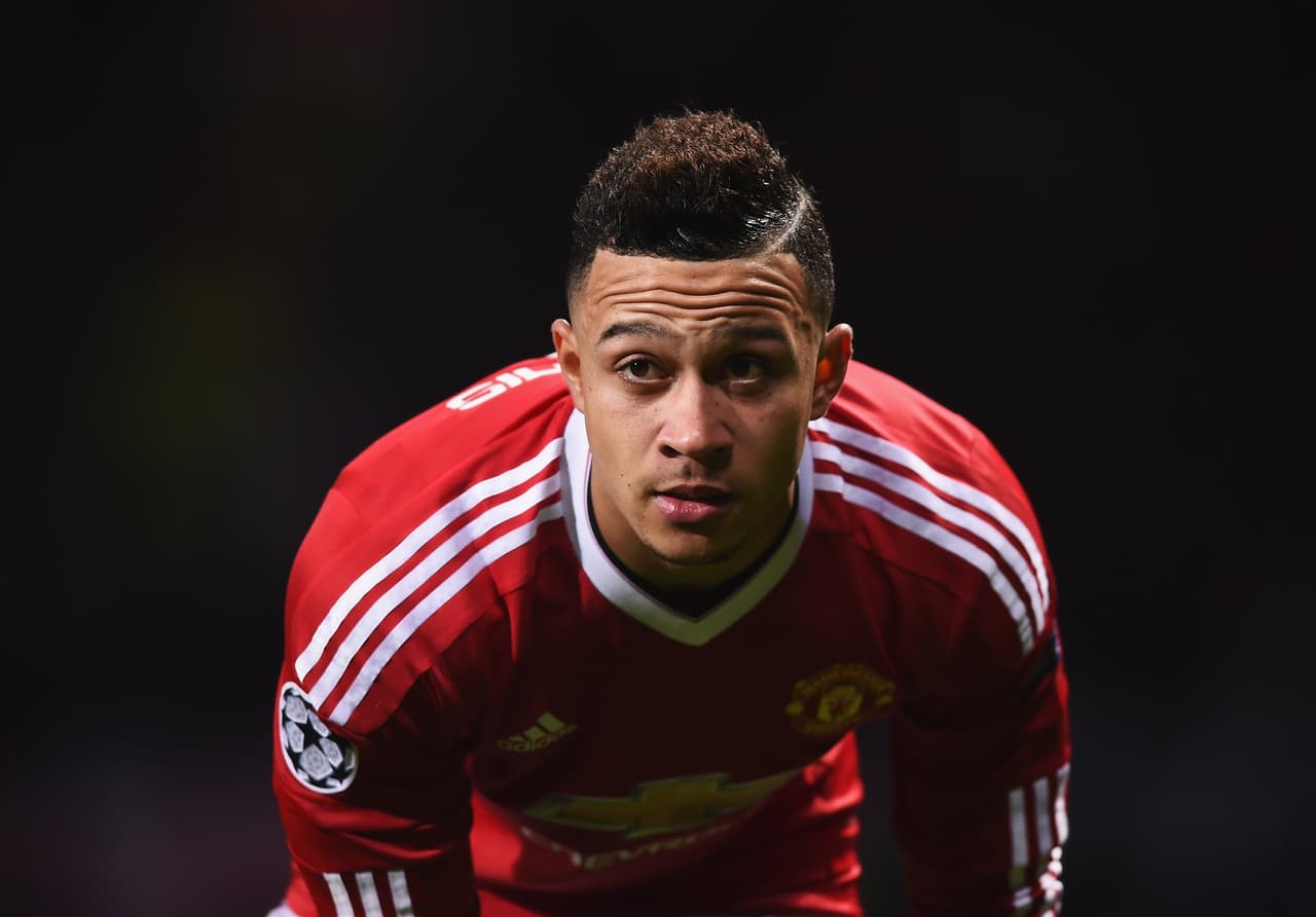 En el 2015, Manchester United pagó casi 30 millones de euros por Memphis Depay, quien brillaba con el PSV Eindhoven. Sin embargo, fue poco el tiempo que duró ya que en la siguiente temporada se marchó.