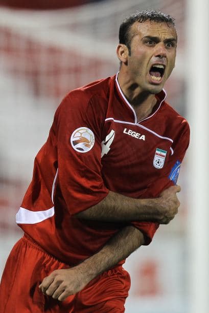 Jalal Hosseini:Un zaguero corrioso que sabe marcar e incluso arriesgar el cuerpo para que Irán no reciba goles.Más de ¡Golazo Extra!