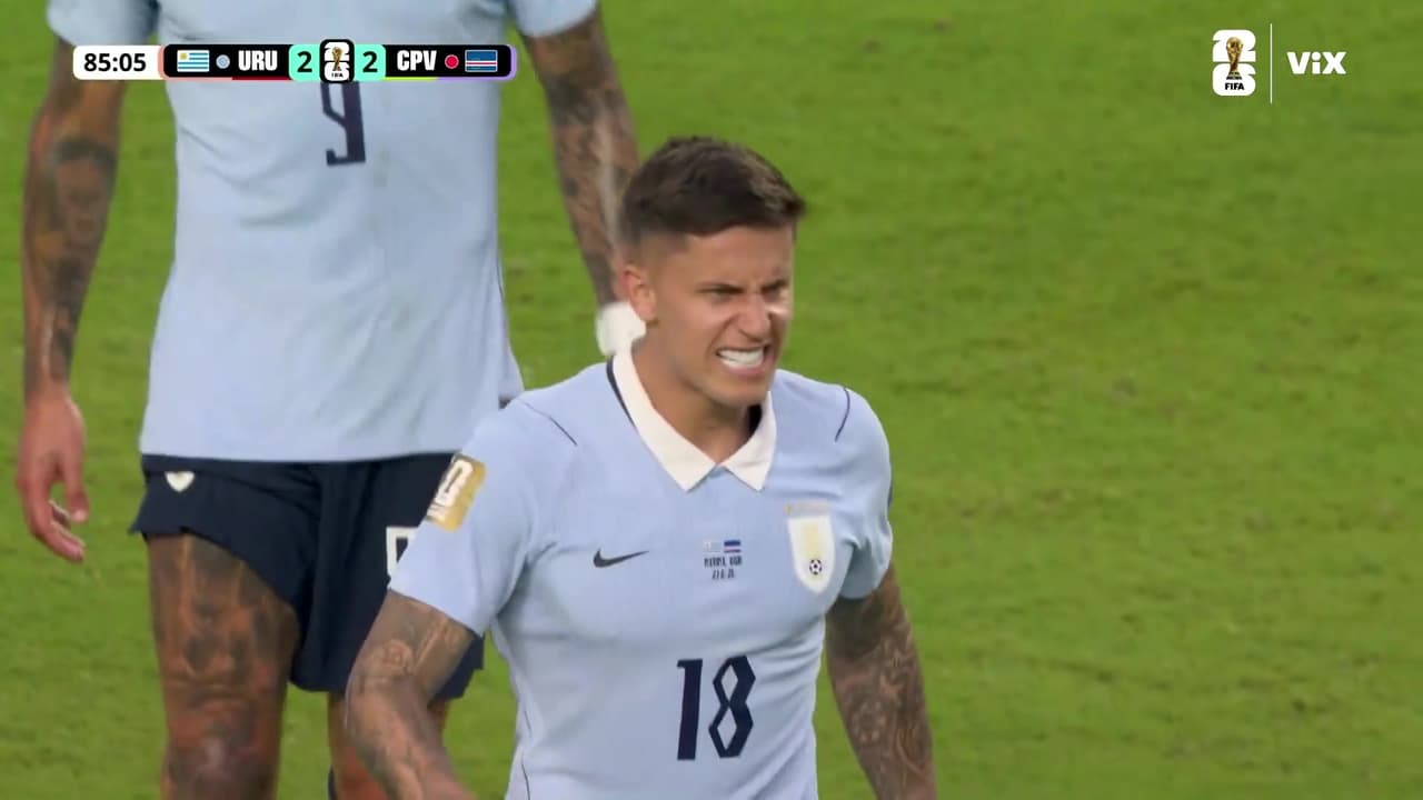 ¡Brian Rodríguez quería su gol! Disparo que se va por encima del arco