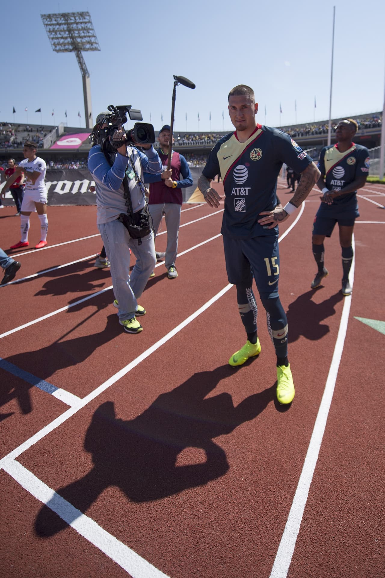 Castillo llamó la atención justo para este partido por la rivalidad entre ambos equipos y por su pasado felino.