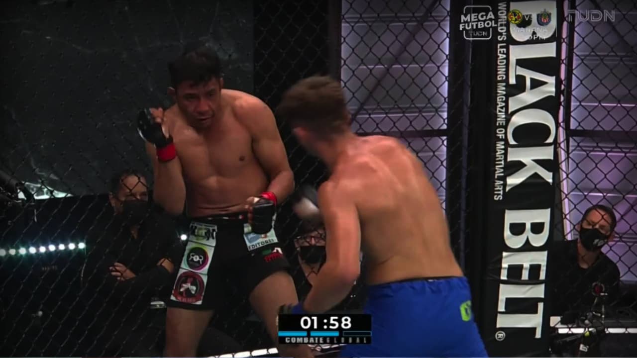 Alex Coyote González venció en un asalto a Cristian Barraza