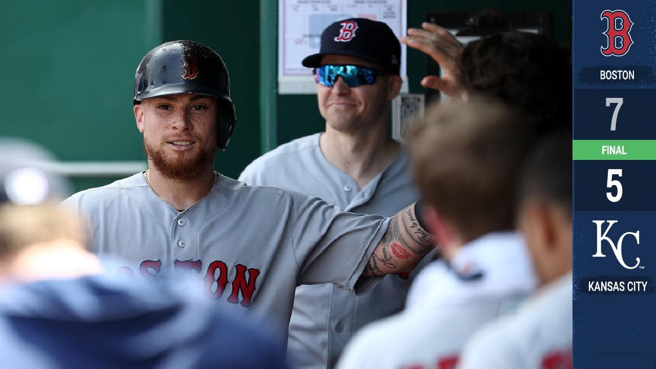 Mookie Betts conectó un jonrón de dos carreras contra Danny Duffy en una ofensiva de cuatro carreras en el tercer inning y los Boston Red Sox superaron este jueves por pizarra de 7-5 a los Kansas City Royals y de este modo completar su primera barrida en una serie en casi un mes.