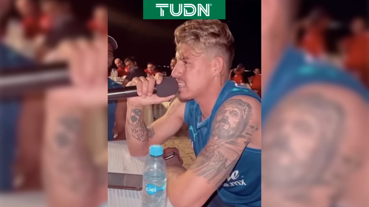 ¡Palomazo! 'Chicote' Calderón cambia el balón por un micrófono 