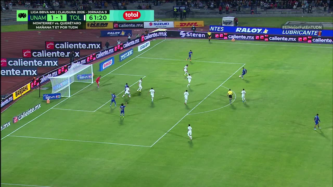 ¡TIRO ATAJADO! disparo por Álvaro Angulo.