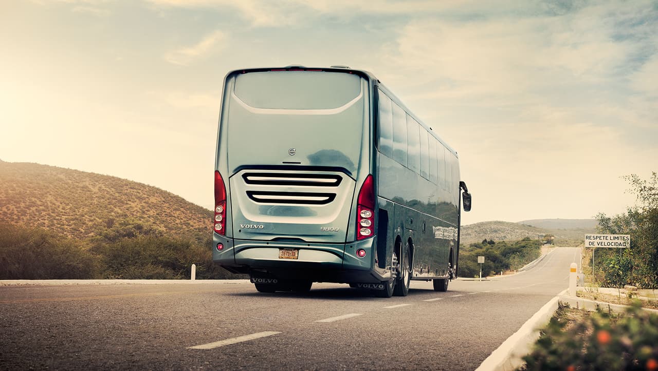 Cuenta con alerta de colisión frontal con frenado de emergencia para avisar al conductor cuando existe riesgo de una colisión y puede detener el vehículo si se ignora la advertencia. También ya cuenta con control de crucero adaptativo, el cual detecta cuando un vehículo enfrente viaja más lento y ajusta la velocidad inmediatamente.