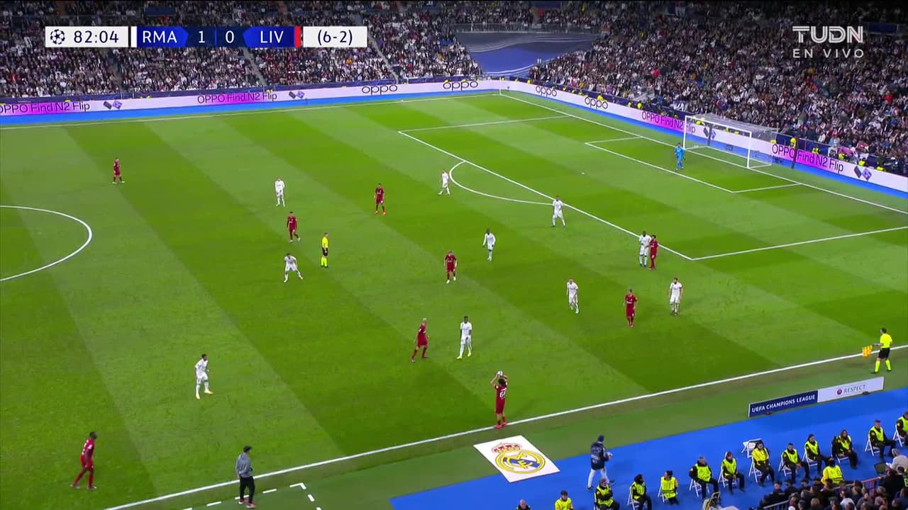 ¡TIRO ATAJADO! disparo por Harvey Elliott.