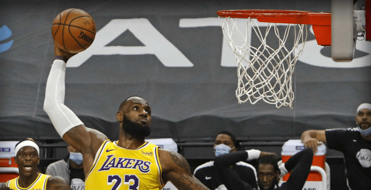 LeBron brilla con luz propia y guía a los Lakers al triunfo