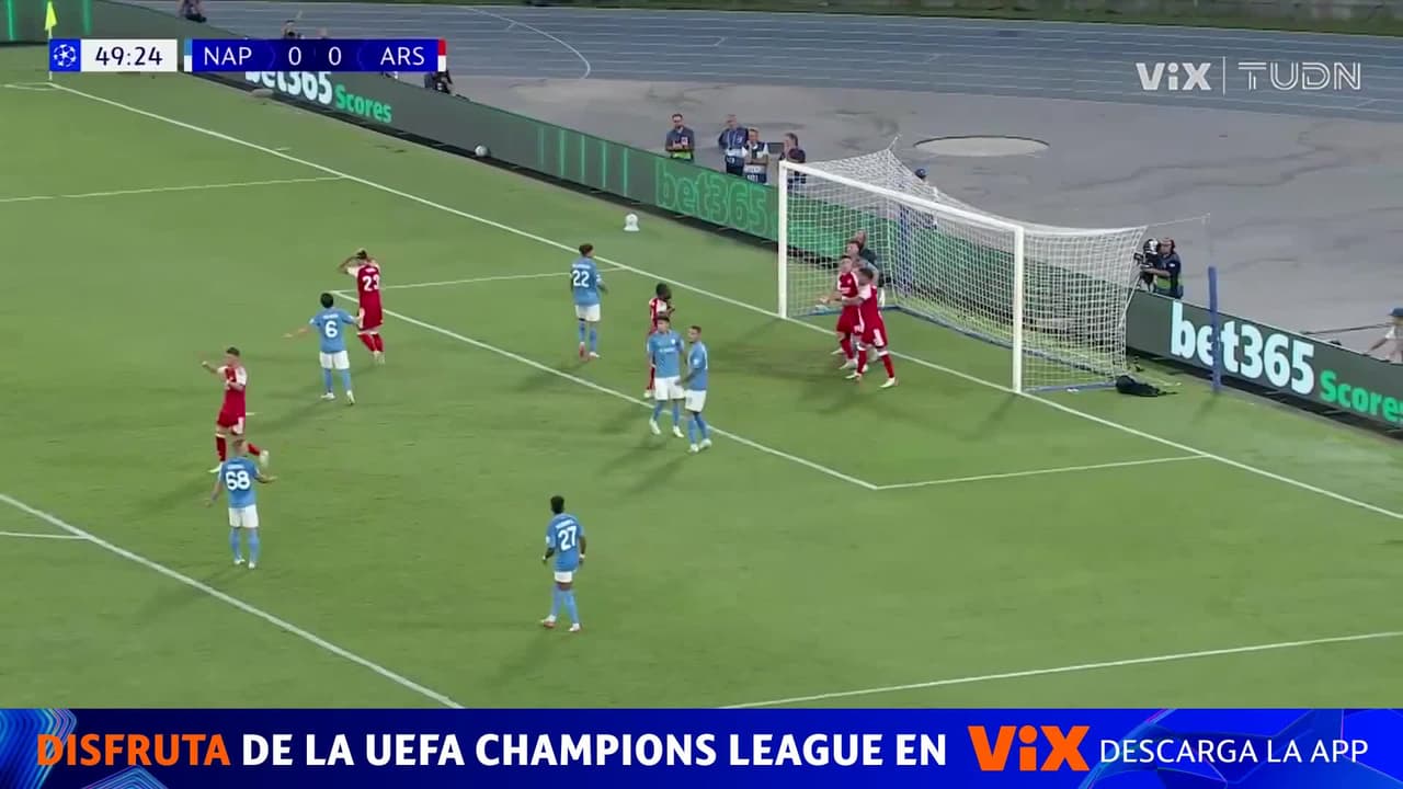¡Por dios, Hincapié! Era tuyo ese balón para el 0-1