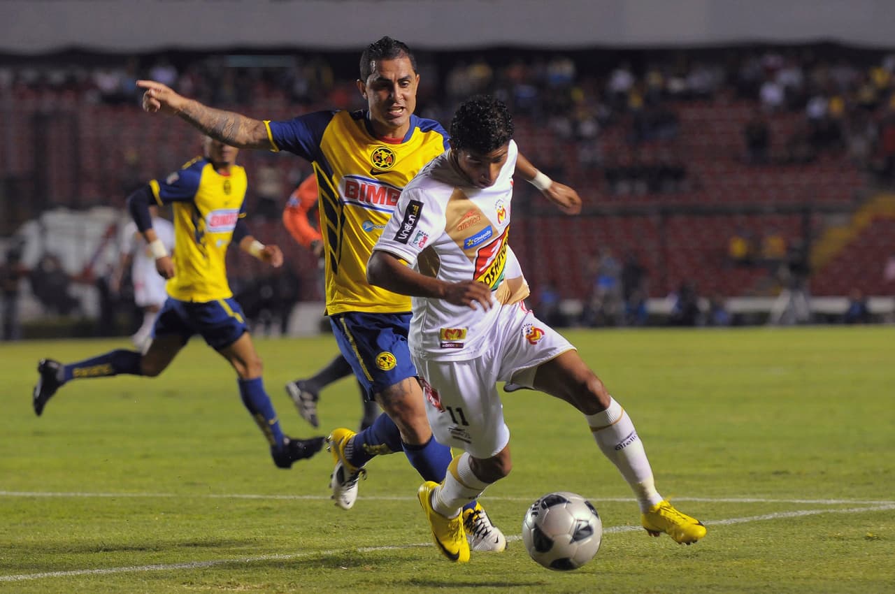Pero días después jugó también en el Josefa Ortiz ante Monarcas Morelia de Tomás Boy. Eran los cuartos de final del Clausura 2011.