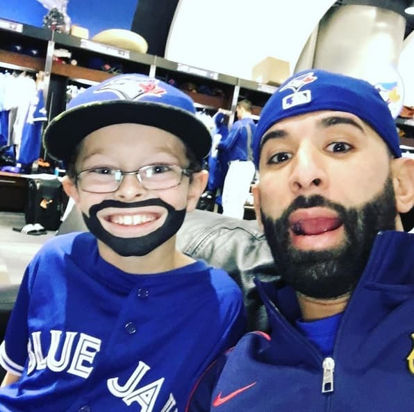 "Mini Bautista" el amuleto de Toronto