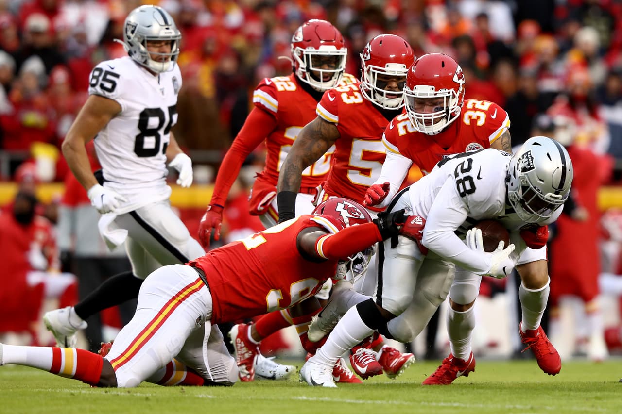 Con unos Chiefs intratables, Oakland sucumbió en Arrowhead tras ser vapuleado por uno de los candidatos de la AFC.
