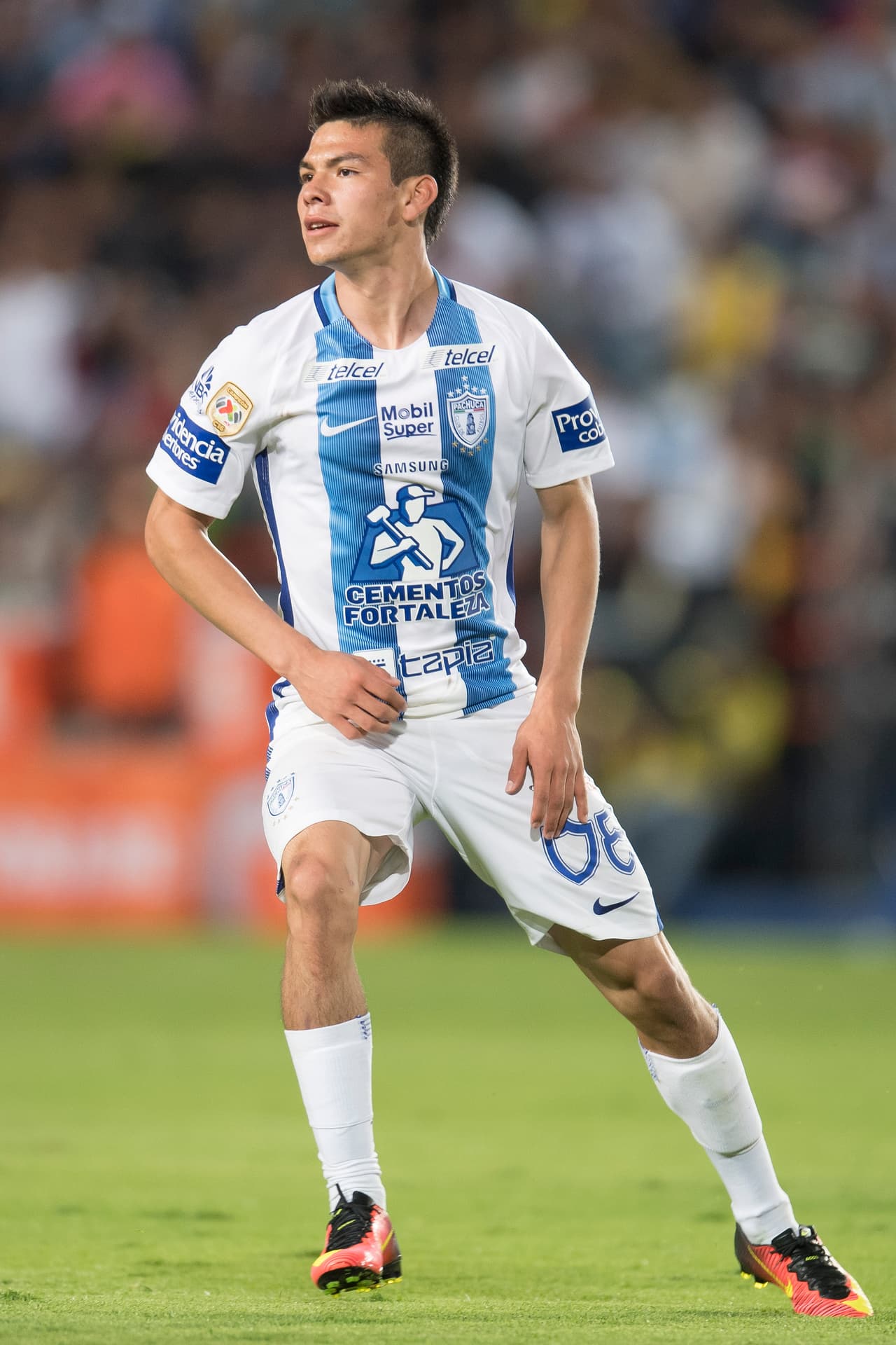 También se mostraron en muy buena forma los Tuzos del Pachuca que sin forzar demasiado la marcha se impusieron 2-0 a los Gallos. A destacar el bello gol del ‘Chucky’ Lozano y un fútbol sencillo y efectivo impuesto por Diego Alonso.