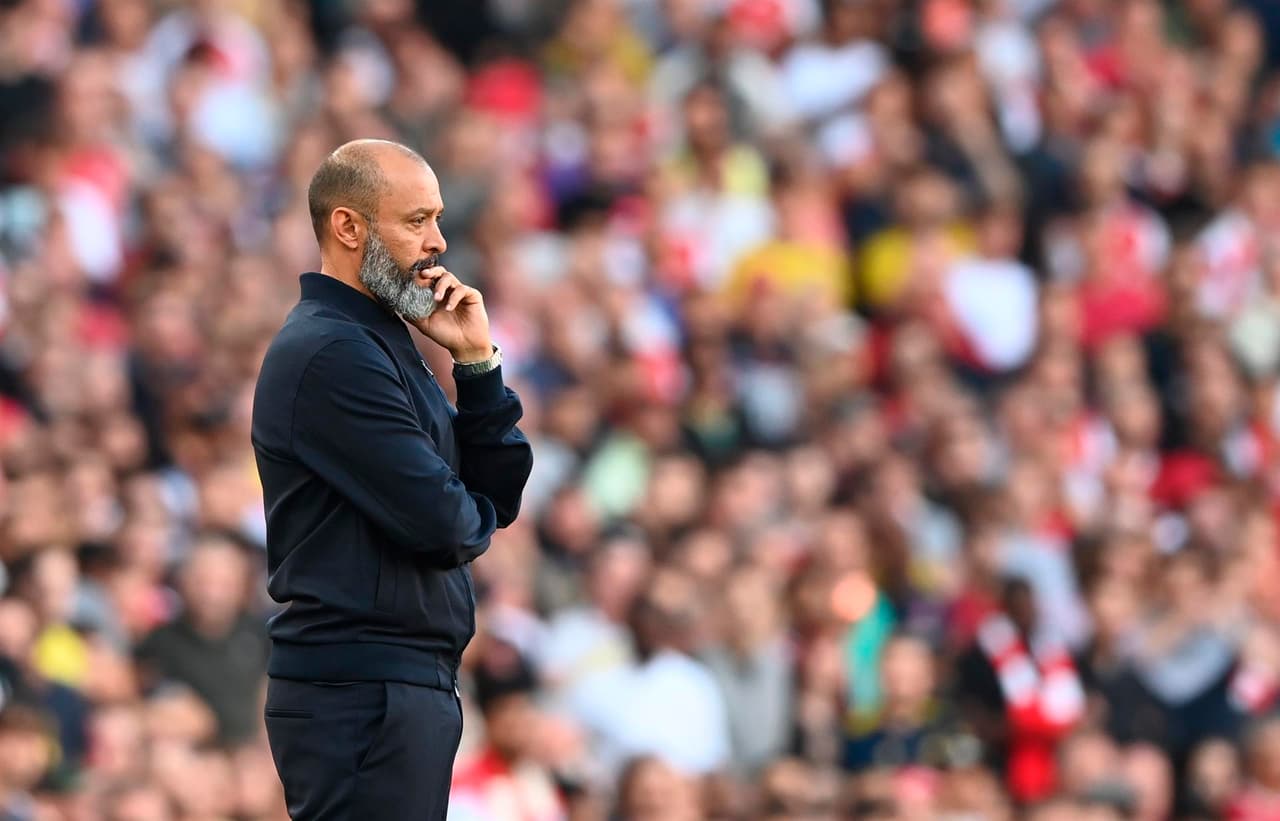 Tottenham cae ante un encendido Arsenal con marcador de 3-1 durante la sexta fecha en la Premier League. En menos de 35 minutos ya habían caido las anotaciones de Emile Smith Rowe, Aubameyang y Bukayo Saka. Para los Spurs descontó Son Heung-Min al minuto 79' del encuentro.