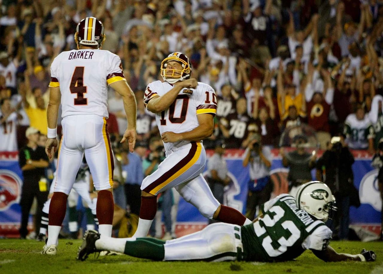 De nueva cuenta para el 2003, dos equipos fueron escogidos de manera arbitraria, fue la primera victoria de un equipo local en un juego de apertura, ya que de nueva cuenta de manera agónica, el 4 de septiembre de 2003, los Washington Redskins en el FedEx Field vencieron 16-13 a los New York Jets. (Foto: AP-NFL).