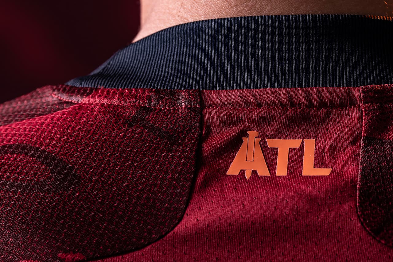 El lanzamiento de esta playera tiene una intención solidaria. En el marco de esa idea los patrocinadores de la camiseta de Atlanta United FC donarán 150.000 dólares a organizaciones que trabajan para mejorar la calidad de toda la gente: The Village Market, 
<br>Refuge Coffee, Forever Family, la Partnership for Southern Equity, y Common Good Atlanta.
<br>
<br>