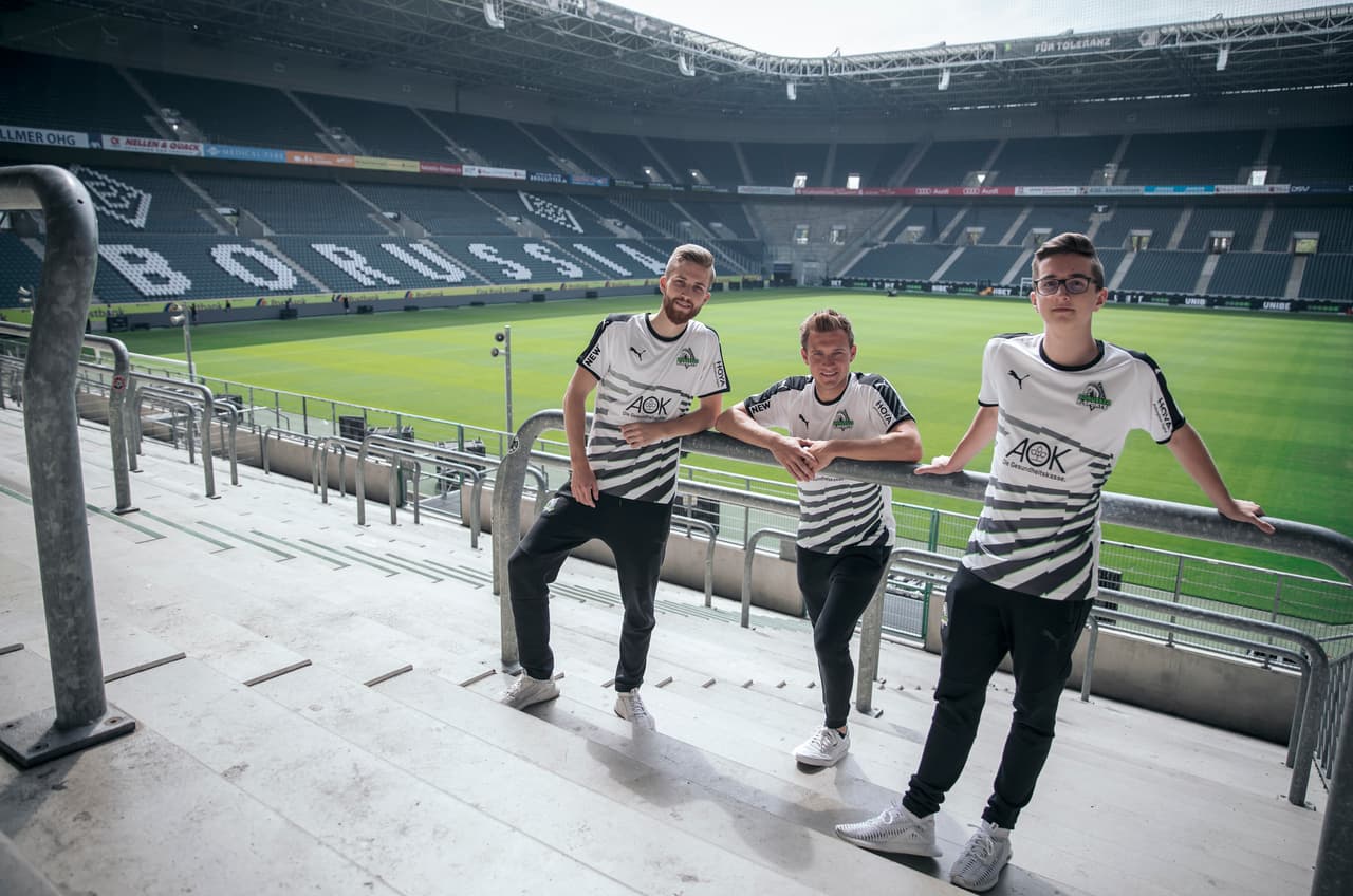 Borussia e-Sports. Se enfrentaron a R288 y empataron a un gol en el 1vs1 y ganaron 2-1 en el 2vs2.