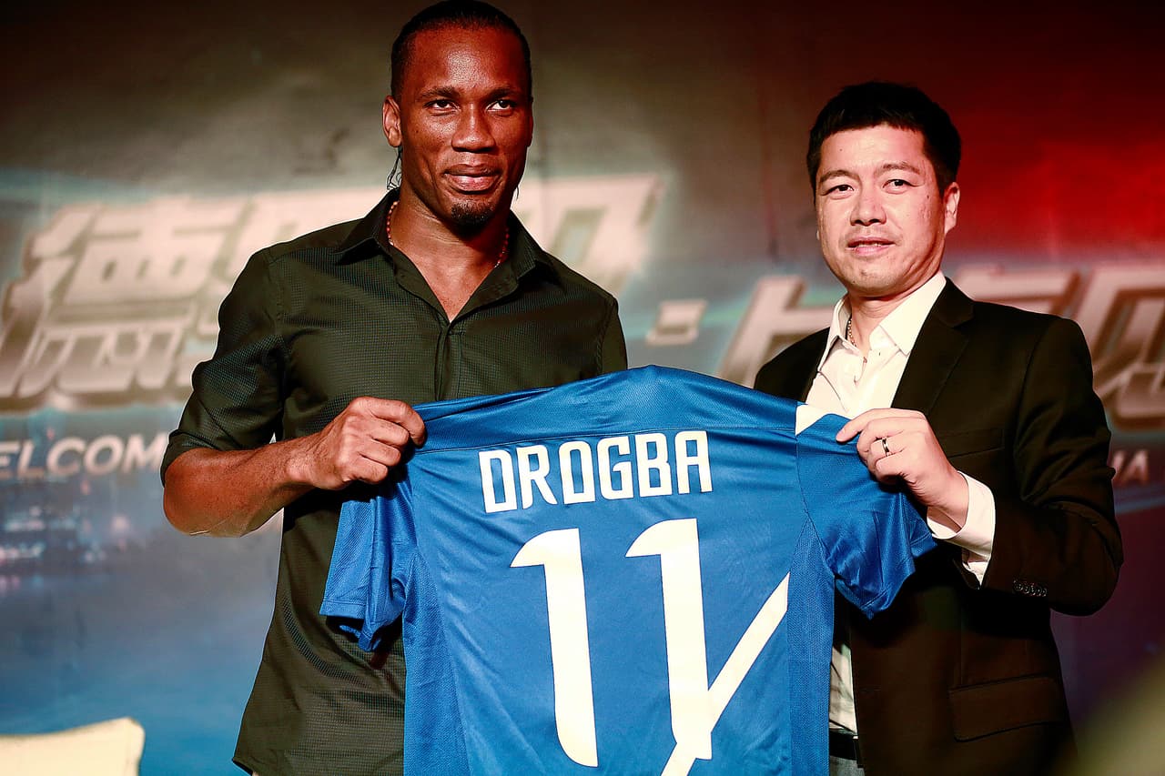 Justamente, tras la conquista se fue al exótico fútbl de China en el que el Shanghai Shenhua le ofreció un contrato millonario.