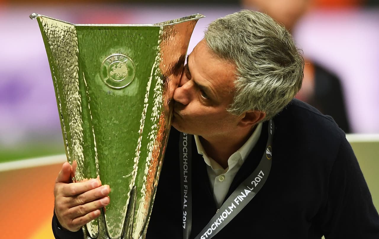 En mayo del 2016 firmó con Manchester United, donde consiguió la Community Shield, la Football League Cup y una Europa League.