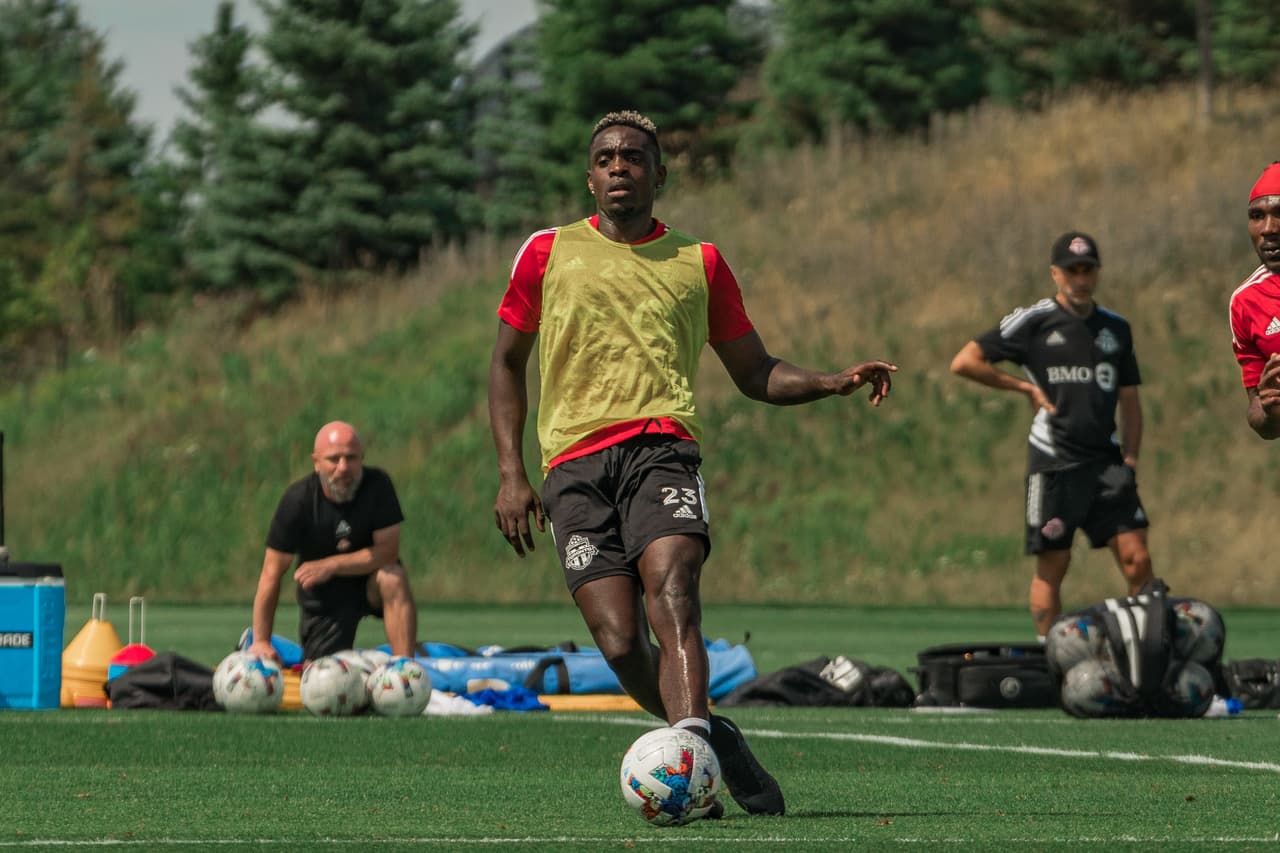 Chris Mavinga volvió a ser uno de los motores de la última línea de TFC, que viene de ganar a domicilio por 2-0 a Charlotte FC.