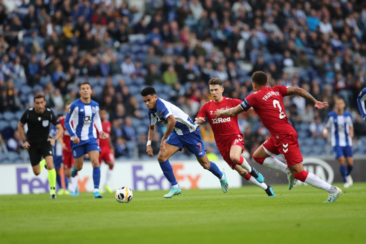 Diaz (36´) y Morelos (44´) anotaron para Porto y Rangers, respectivamente. En la J4 de Europa League se enfrentarán de nuevo.