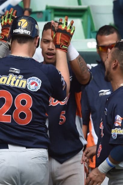Balbino Fuenmayor bateó de 4-3 con dos remolcadas para ayudar a los Caribes de Anzoátegui de Venezuela a derrotar 6-2 a los Vegueros de Pinar del Río de Cuba y mantenerse invicto en sus tres desafíos de la Serie del Caribe de Béisbol 2015.