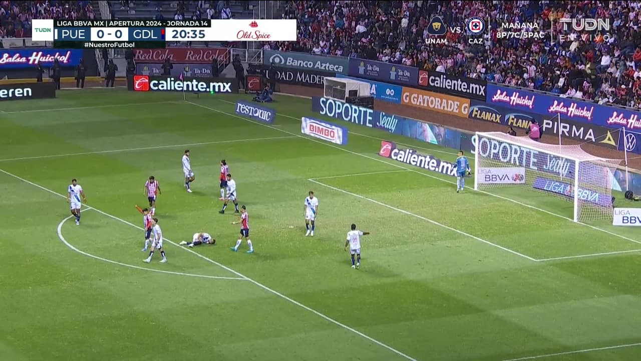 ¡TIRO ATAJADO! disparo por Emiliano Gómez.