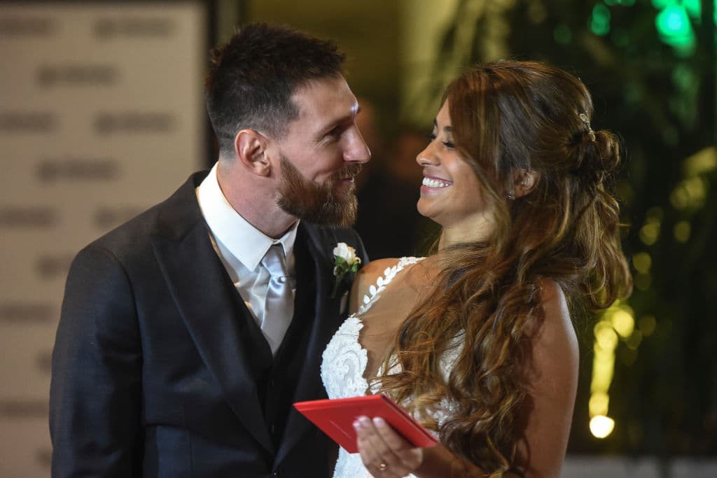 Messi y su mujer lucieron radiantes antes, durante y después de la ceremonia.