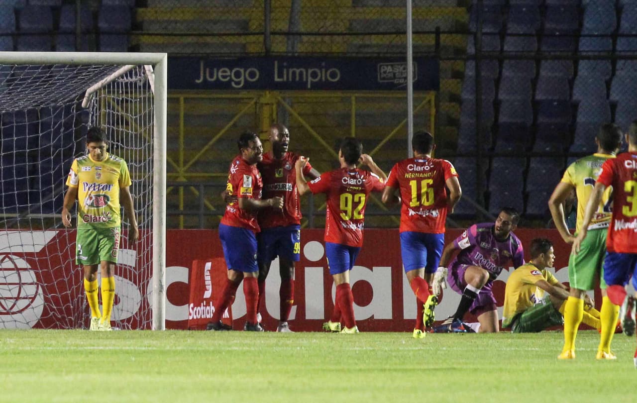 Municipal impuso su condición de local.