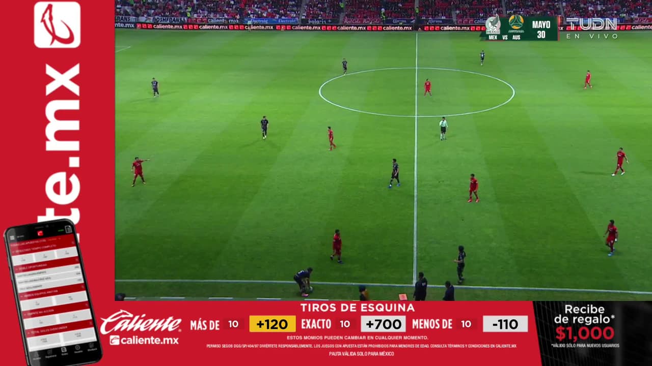 Arranca el partido y la pelota está en juego.