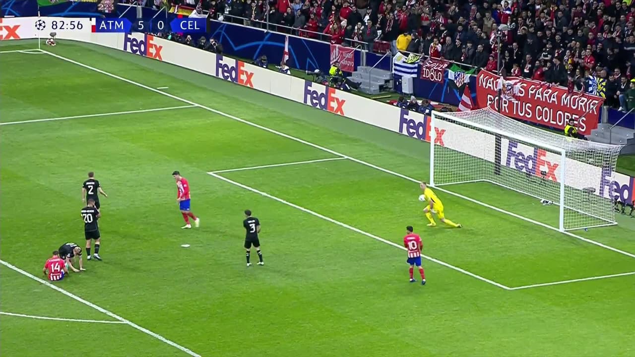 ¡TIRO ATAJADO! disparo por Marcos Llorente.