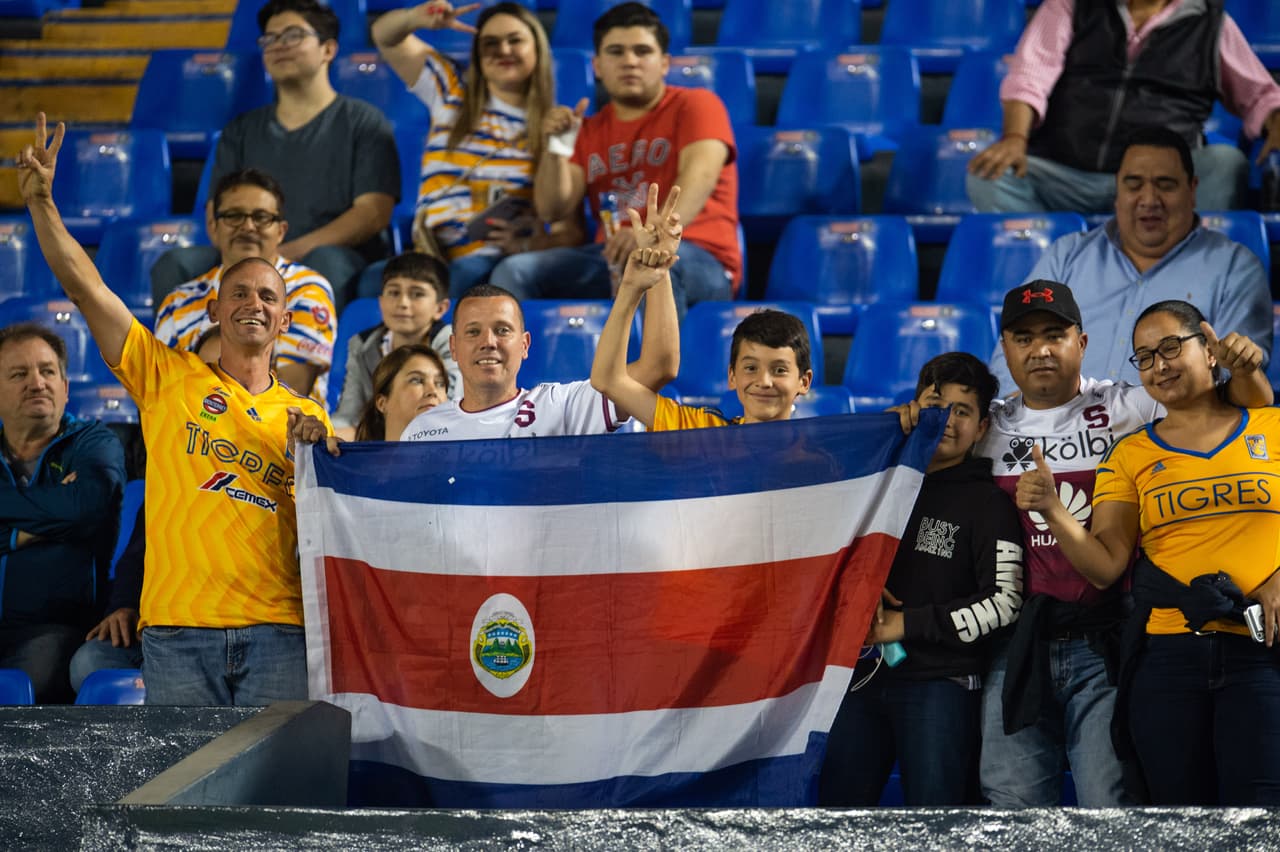 La fiesta del duelo de vuelta de Tigres contra Saprissa por los Octavos de final de la Liga de Campeones de Concacaf tuvo un color especial, que sintió el rugido de los fanáticos.