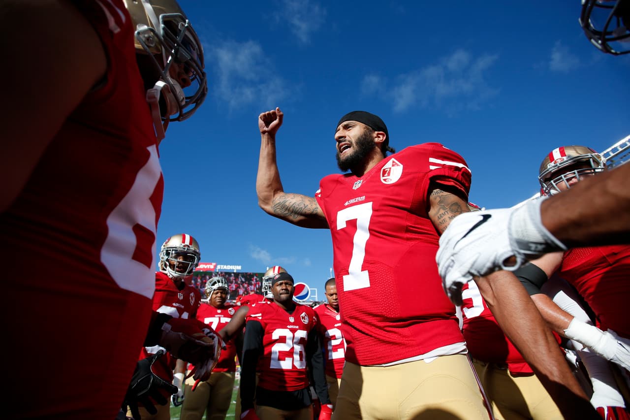 ¿Justo? Kaepernick habría recibido menos de 10 mdd para saldar disputa con la NFL