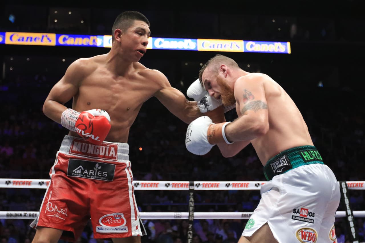 En los últimos rounds el mexicano salió adelante de un parejo intercambio de golpes.